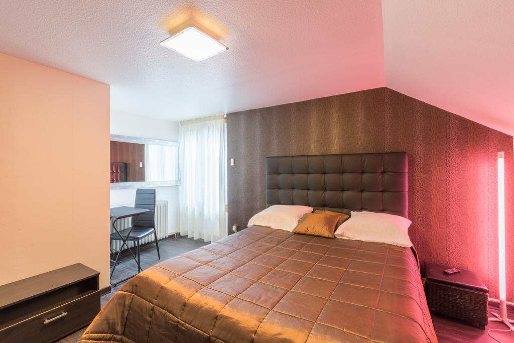 Alp'Hotel Voreppe Habitación foto